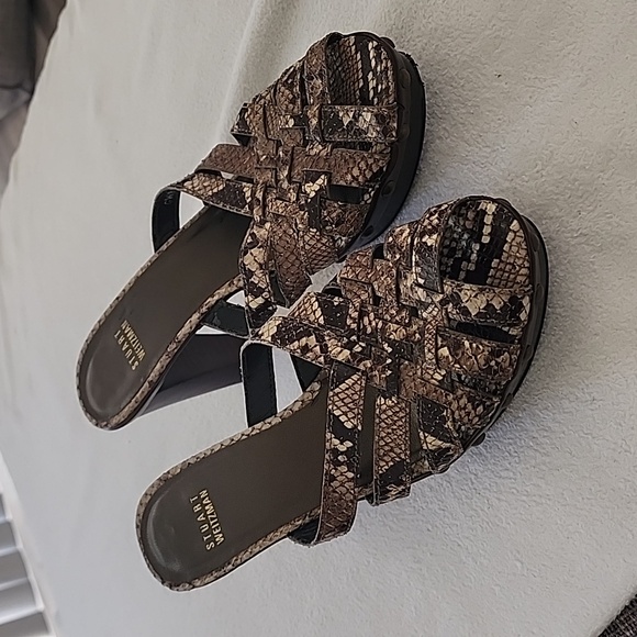 Stuart Weitzman platform snake slides - Picture 1 of 5